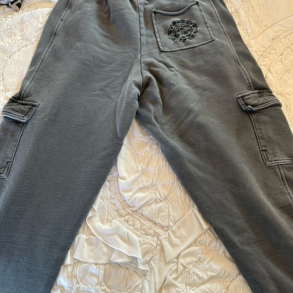 Gym Shark Gray Cargo Sweatpants with Logo Patch - Picture 6 of 6